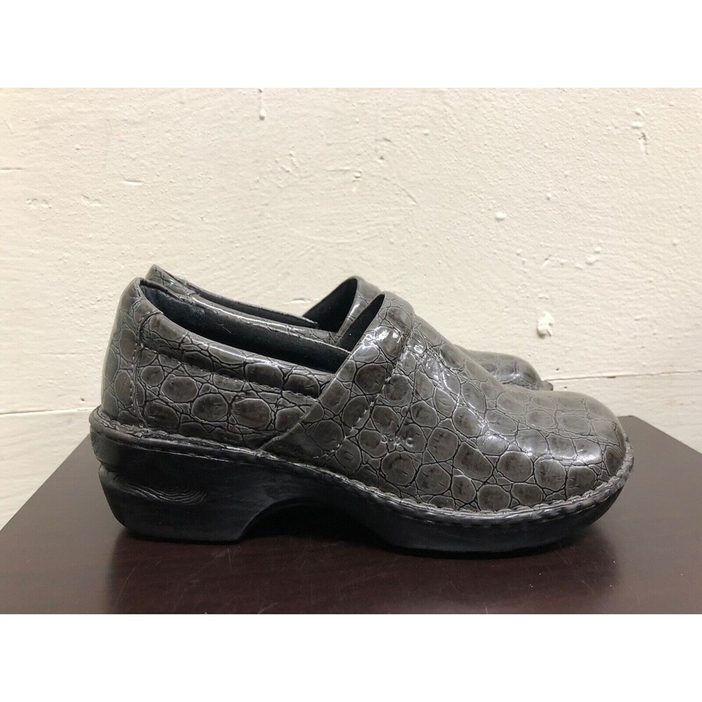 BOC Born Concepts Clogs Crocodile Embossed man made material Gray Shoes SZ US 9